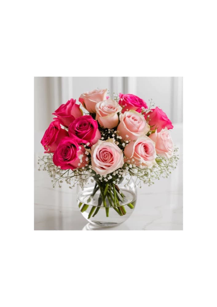 Rosa und pinke Rosen mit Schleierkraut — Rosé Klassik, handgebundener Strauß von Blumen im Westend in Frankfurt